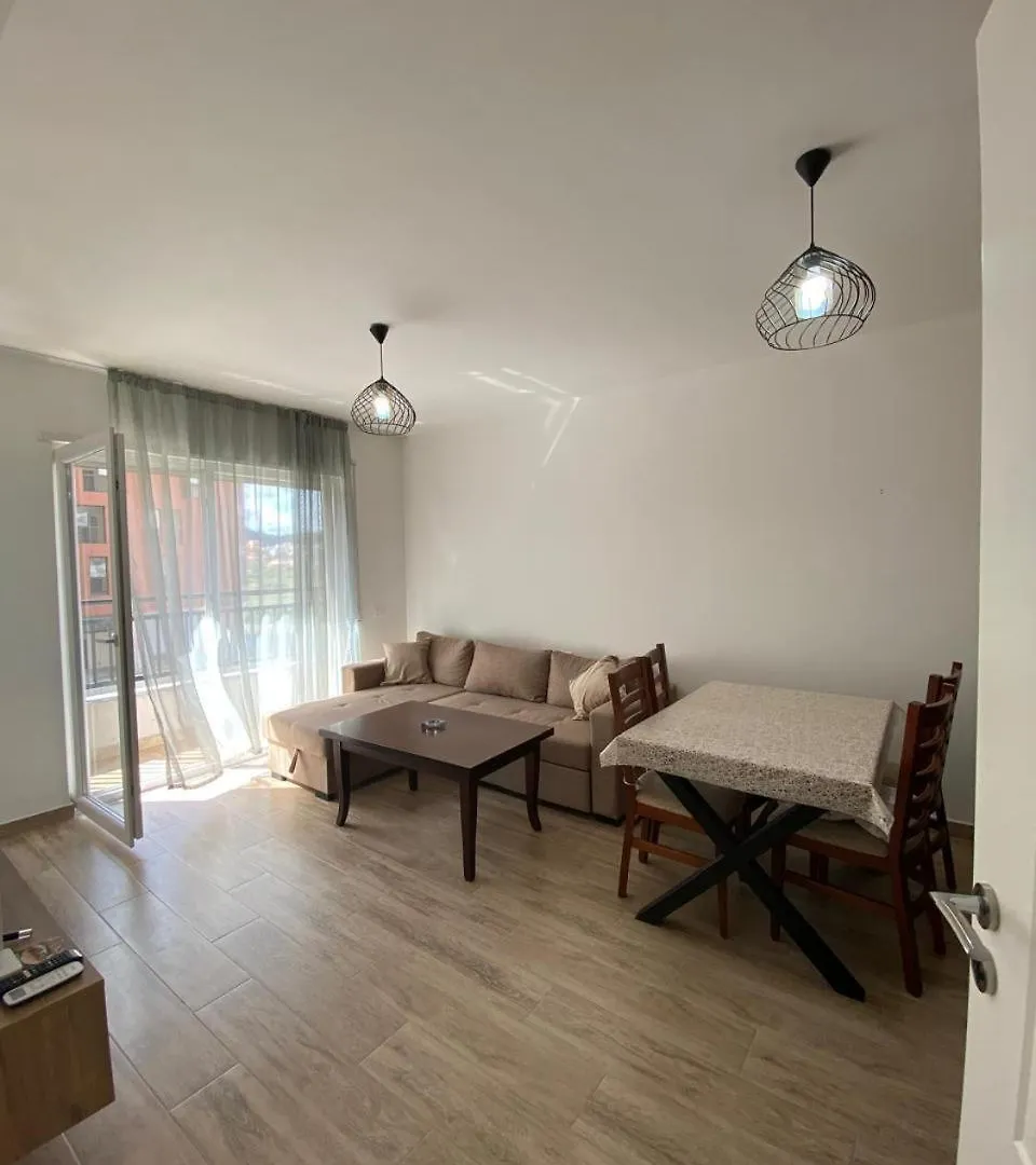 Villa L-2 Tirana